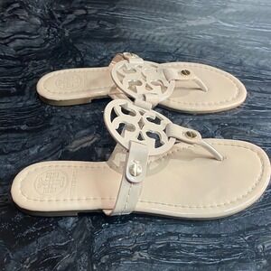 Tory Burch Miller Sandals Beige Patent Leather Logo Thong Flats TR 37  6.6-7